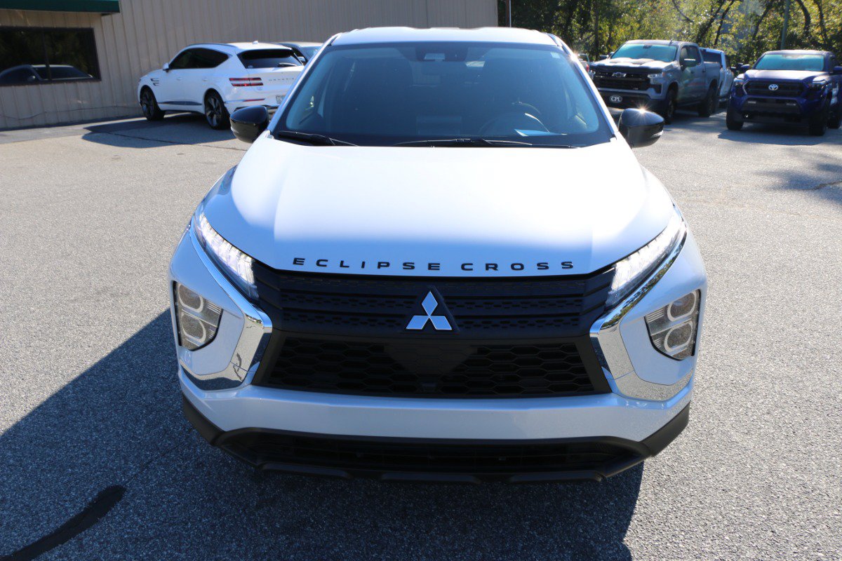 Used 2024 Mitsubishi Eclipse Cross LE AWD/4WD image 11