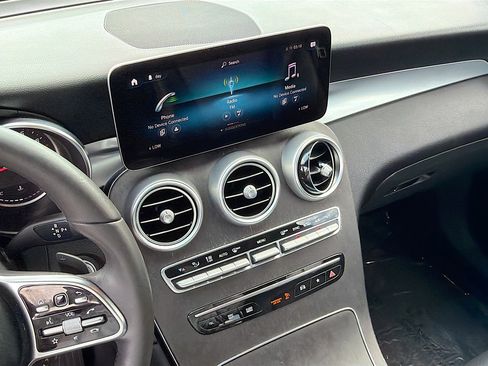 Used 2021 Mercedes-Benz GLC 300 image 27