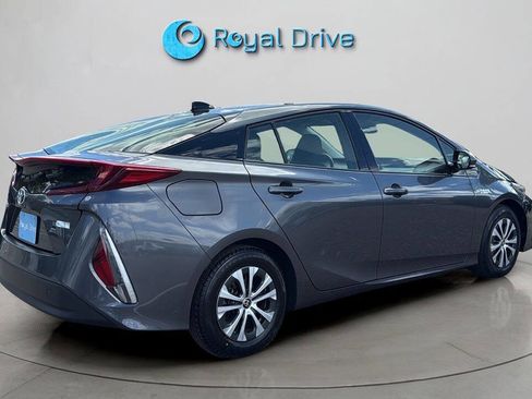 Used 2020 Toyota Prius Prime LE FWD image 6