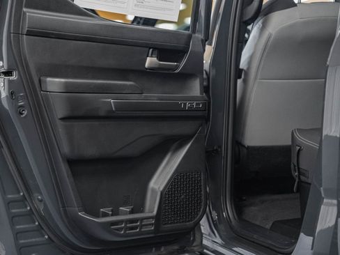 Used 2025 Toyota Tacoma TRD Sport AWD/4WD image 46