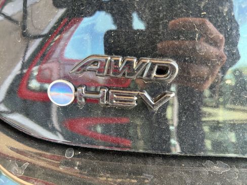 Used 2025 Toyota Camry SE w/ Convenience Package image 18