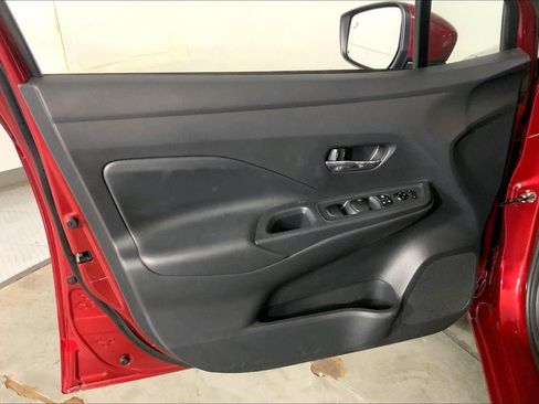 Used 2025 Nissan Versa SV FWD image 24