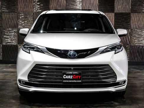Used 2021 Toyota Sienna Platinum image 6