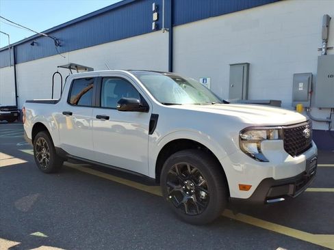 New 2025 Ford Maverick XLT w/ XLT Luxury Package image 1