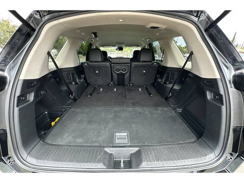 Used 2025 Honda Pilot EX-L image 17
