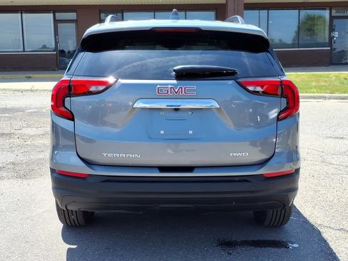 Used 2021 GMC Terrain SLE w/ Driver Convenience Package AWD/4WD image 4
