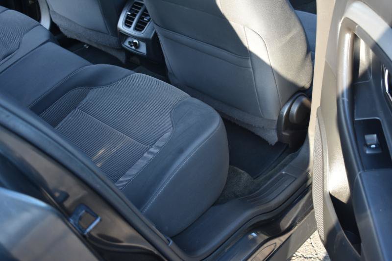 Used 2016 Ford Taurus SEL w/ Equipment Group 201A FWD image 14