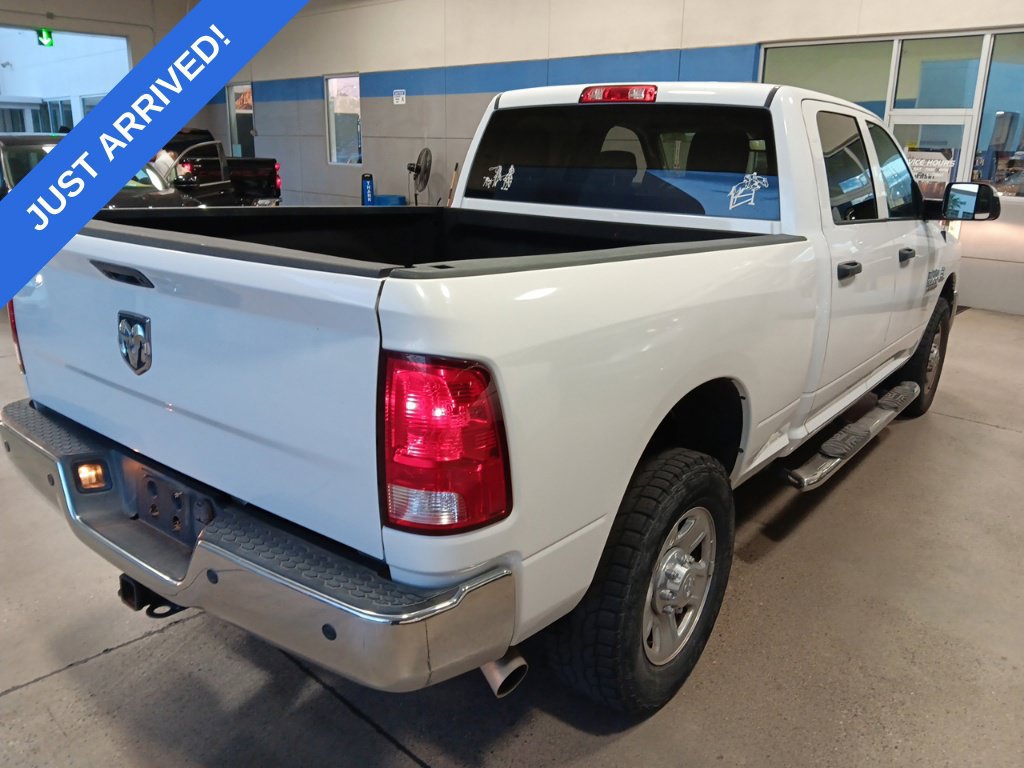 Used 2017 RAM 3500 Tradesman w/ Chrome Appearance Group RWD image 3
