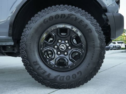 Used 2023 Ford Bronco Wildtrak image 27