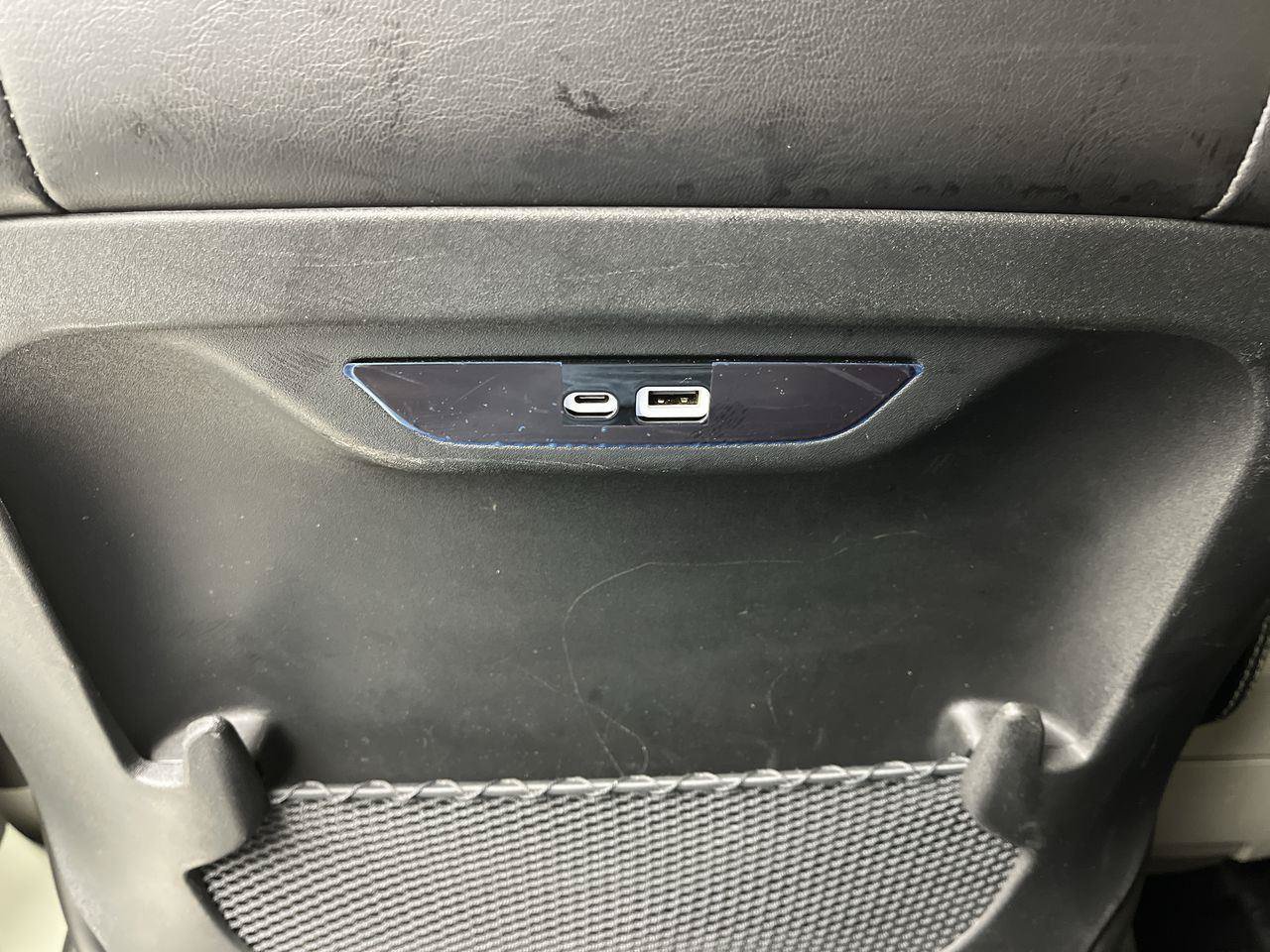 Used 2024 Chrysler Pacifica Touring-L FWD image 11