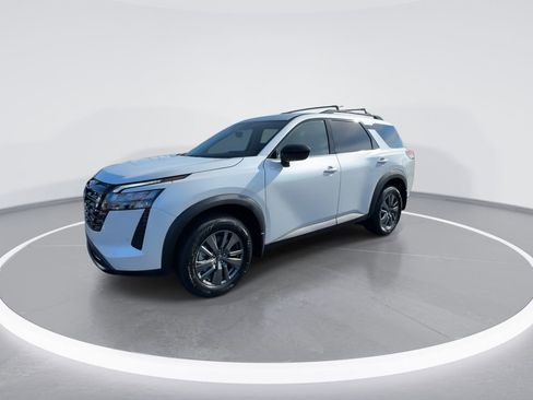 New 2026 Nissan Pathfinder SV image 4