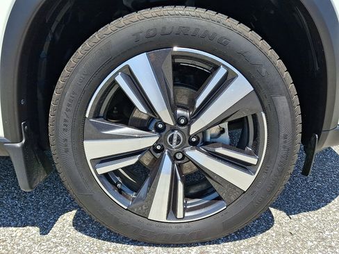 Certified 2023 Nissan Rogue Platinum w/ Platinum Premium Package AWD/4WD image 8