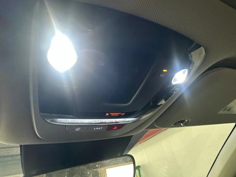 Used 2022 Kia Sorento S w/ Panoramic Sunroof Package AWD/4WD image 19