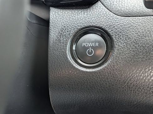 Used 2025 Toyota Camry SE FWD image 19