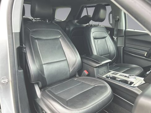 Used 2022 Ford Explorer Limited w/ Equipment Group 301A RWD image 31