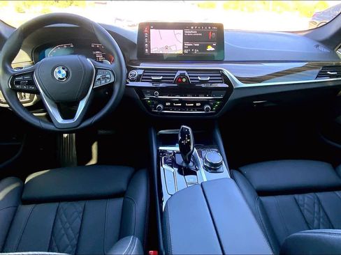 Used 2022 BMW 540i w/ Premium Package image 15