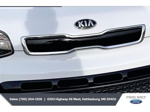 Used 2016 Kia Soul + FWD image 21