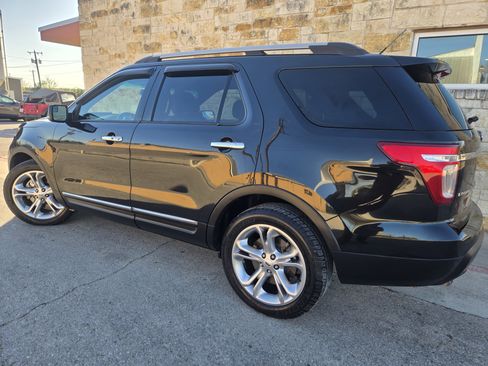 Used 2015 Ford Explorer Limited image 3