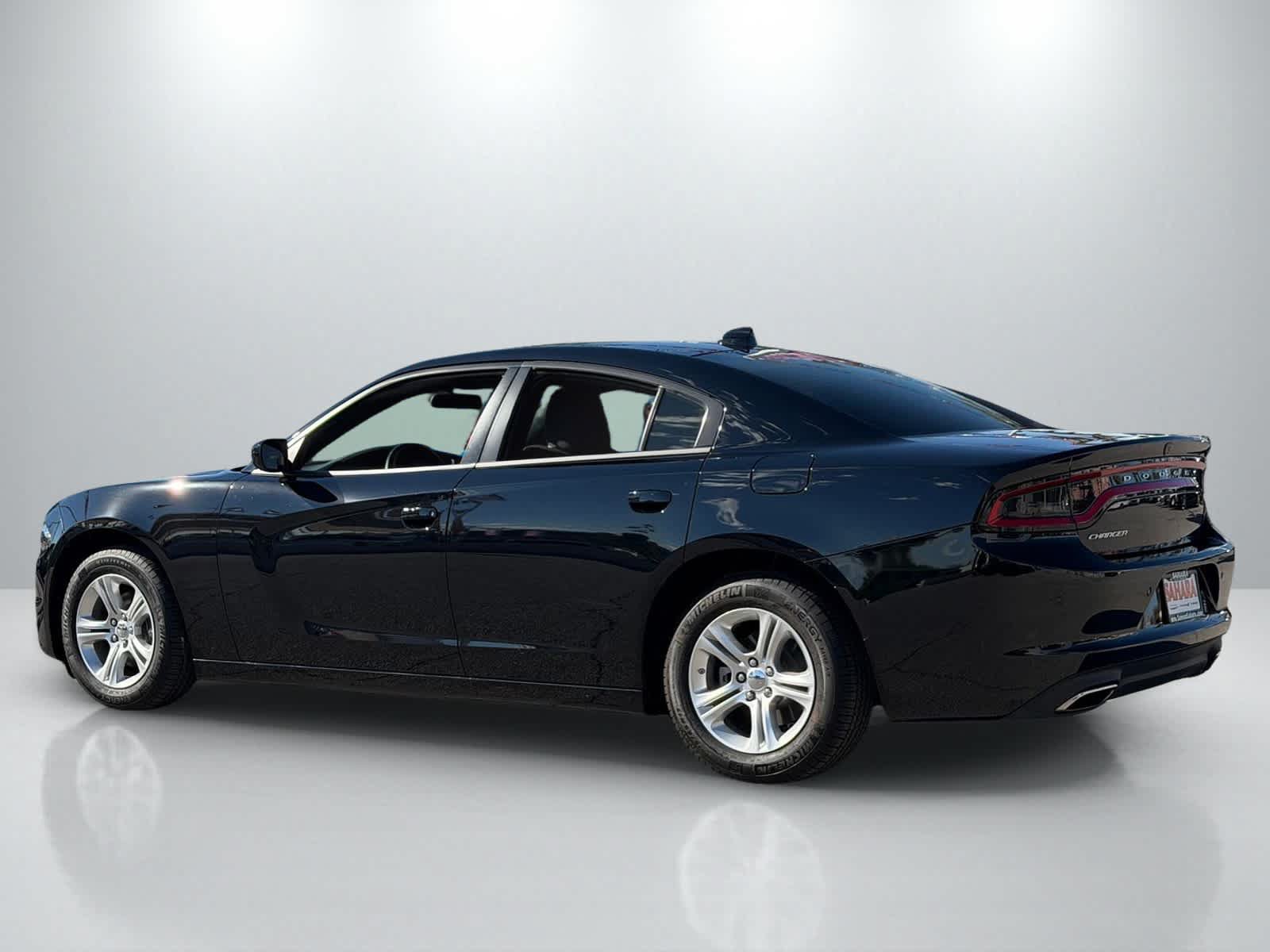 Used 2023 Dodge Charger SXT RWD image 4