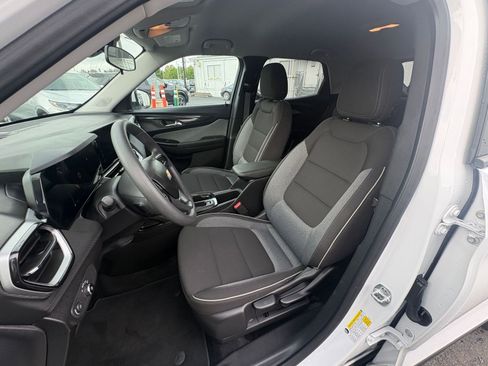 Used 2025 Chevrolet TrailBlazer LT FWD image 35