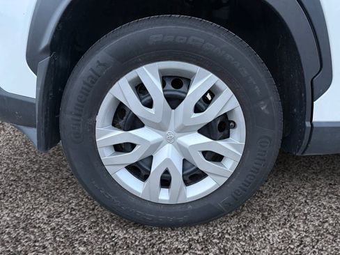 Used 2025 Toyota Corolla Cross L image 14