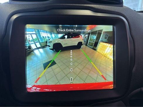 Used 2023 Jeep Renegade Trailhawk w/ Trailhawk Elite Group AWD/4WD image 26