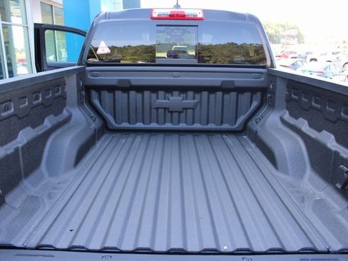 New 2024 Chevrolet Colorado LT w/ LT Convenience Package III image 21