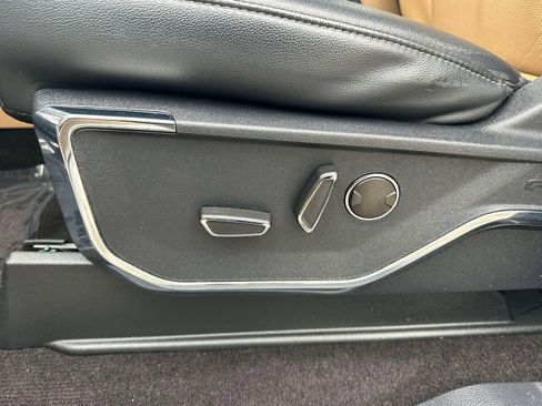 Used 2022 Ford F150 Lariat w/ Equipment Group 502A High image 21