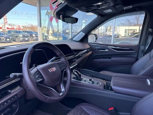 Certified 2023 Cadillac Escalade Sport Platinum w/ LPO, ONYX Package image 4