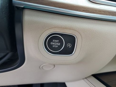 Used 2022 Mercedes-Benz GLE 350 w/ Premium Package image 37