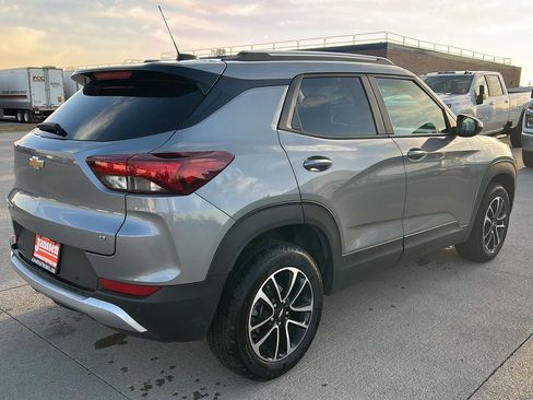 Used 2025 Chevrolet TrailBlazer LT w/ Driver Confidence Package image 8