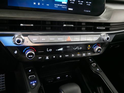 Used 2025 Kia Telluride SX X-Line AWD/4WD image 23
