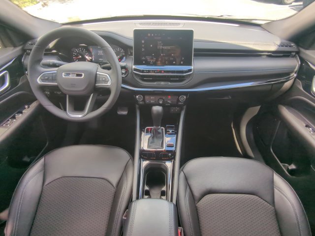 Used 2025 Jeep Compass Latitude w/ Altitude Special Edition AWD/4WD image 17