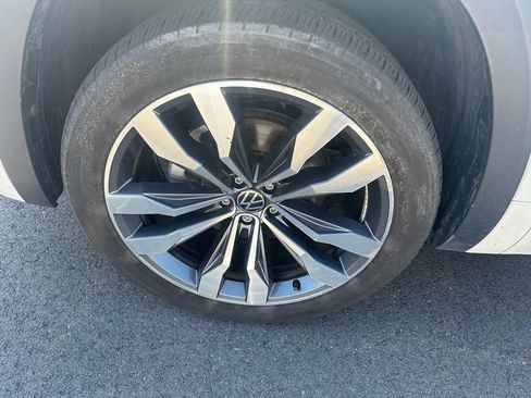 Used 2023 Volkswagen Atlas SEL Premium AWD/4WD image 7
