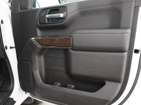 Used 2020 GMC Sierra 1500 Elevation w/ Elevation Value Package AWD/4WD image 9