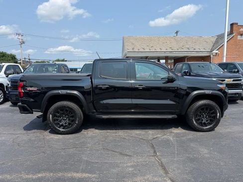 Used 2024 Chevrolet Colorado Trail Boss w/ Advanced Trailering Package AWD/4WD image 8