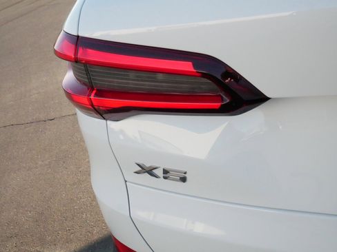 Used 2023 BMW X5 xDrive40i w/ Premium Package image 17