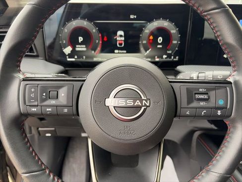 Certified 2025 Nissan Kicks SR image 13