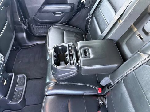 Used 2022 Jeep Wrangler Unlimited Sahara w/ LED Lighting Group AWD/4WD image 14