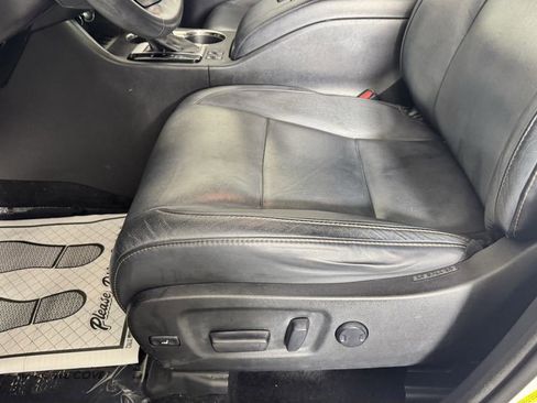 Used 2016 Toyota Highlander XLE FWD image 11