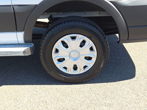 Used 2025 Ford Transit 250 Low Roof w/ Exterior Upgrade Package RWD image 16
