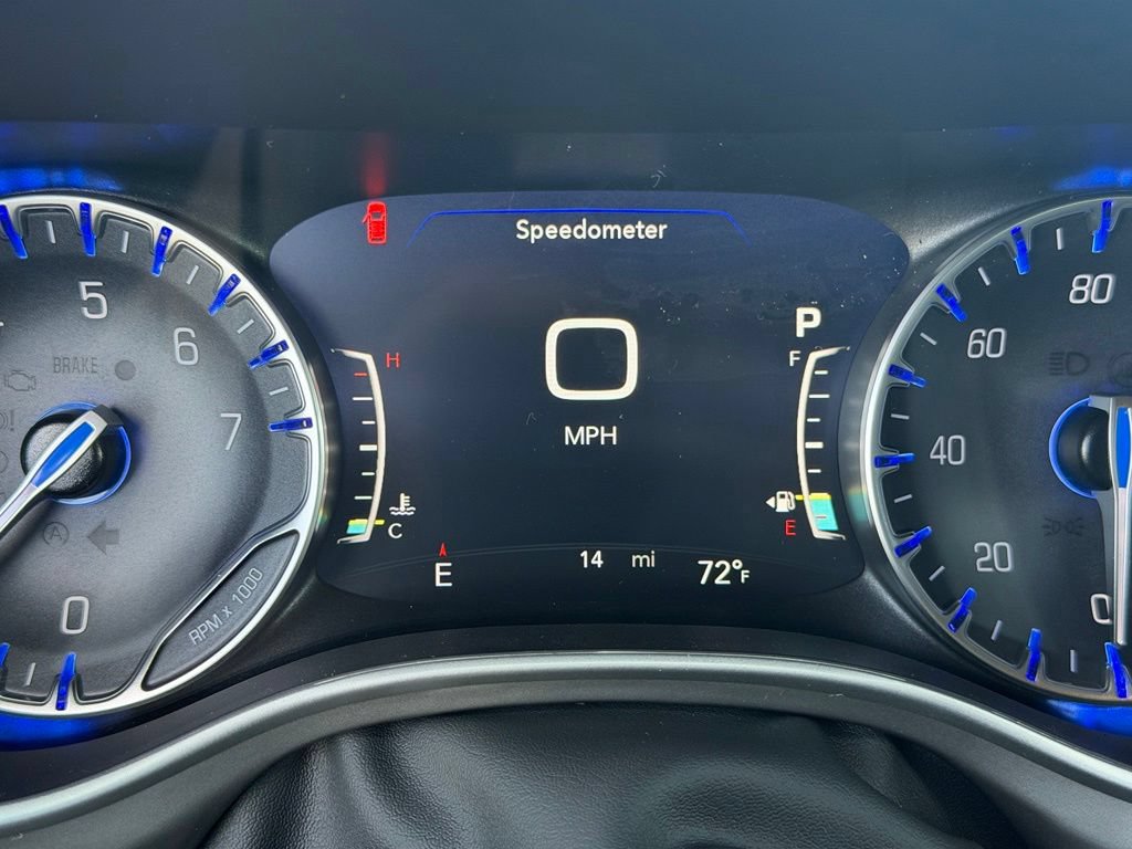 New 2027 Chrysler Pacifica Select FWD image 2