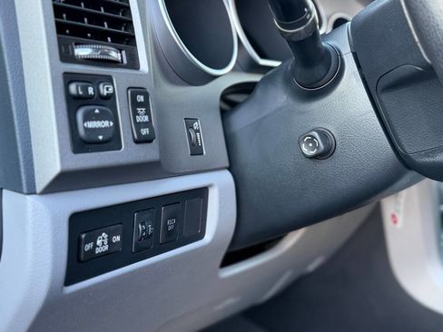 Used 2012 Toyota Tundra Limited w/ Platinum Pkg image 18