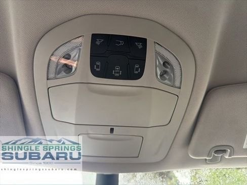 Used 2024 Chrysler Pacifica Touring-L image 43