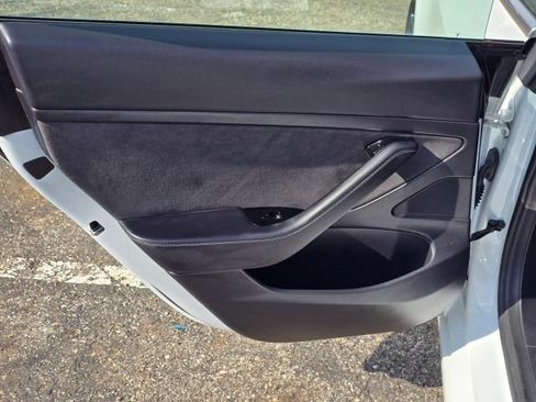 Used 2020 Tesla Model 3 Standard Range Plus image 12