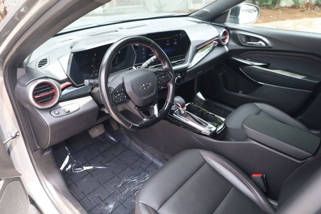 Used 2024 Chevrolet Trax RS w/ Sunroof Package FWD image 10