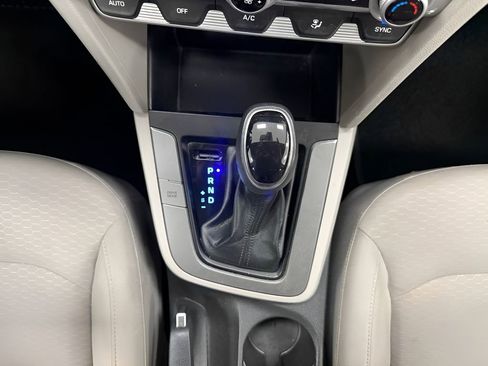 Used 2020 Hyundai Elantra SEL FWD image 23