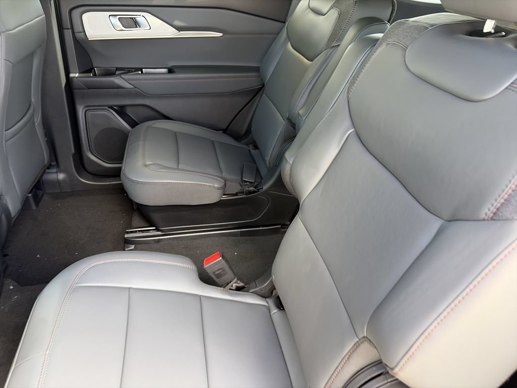 New 2027 Ford Explorer Active w/ Active Comfort Package RWD image 29