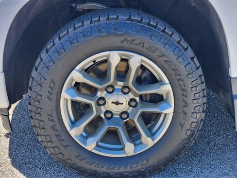 Used 2023 Chevrolet Silverado 1500 RST w/ Convenience Package II AWD/4WD image 7
