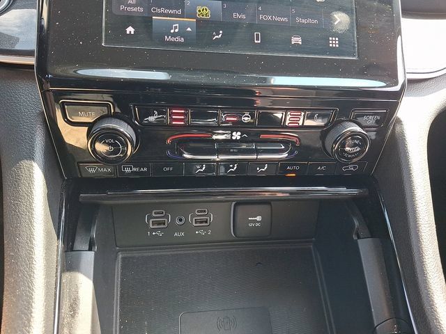 Used 2023 Jeep Grand Cherokee Laredo w/ Luxury Tech Group I AWD/4WD image 17